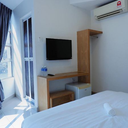 Iris Hotel Каджанг Екстер'єр фото