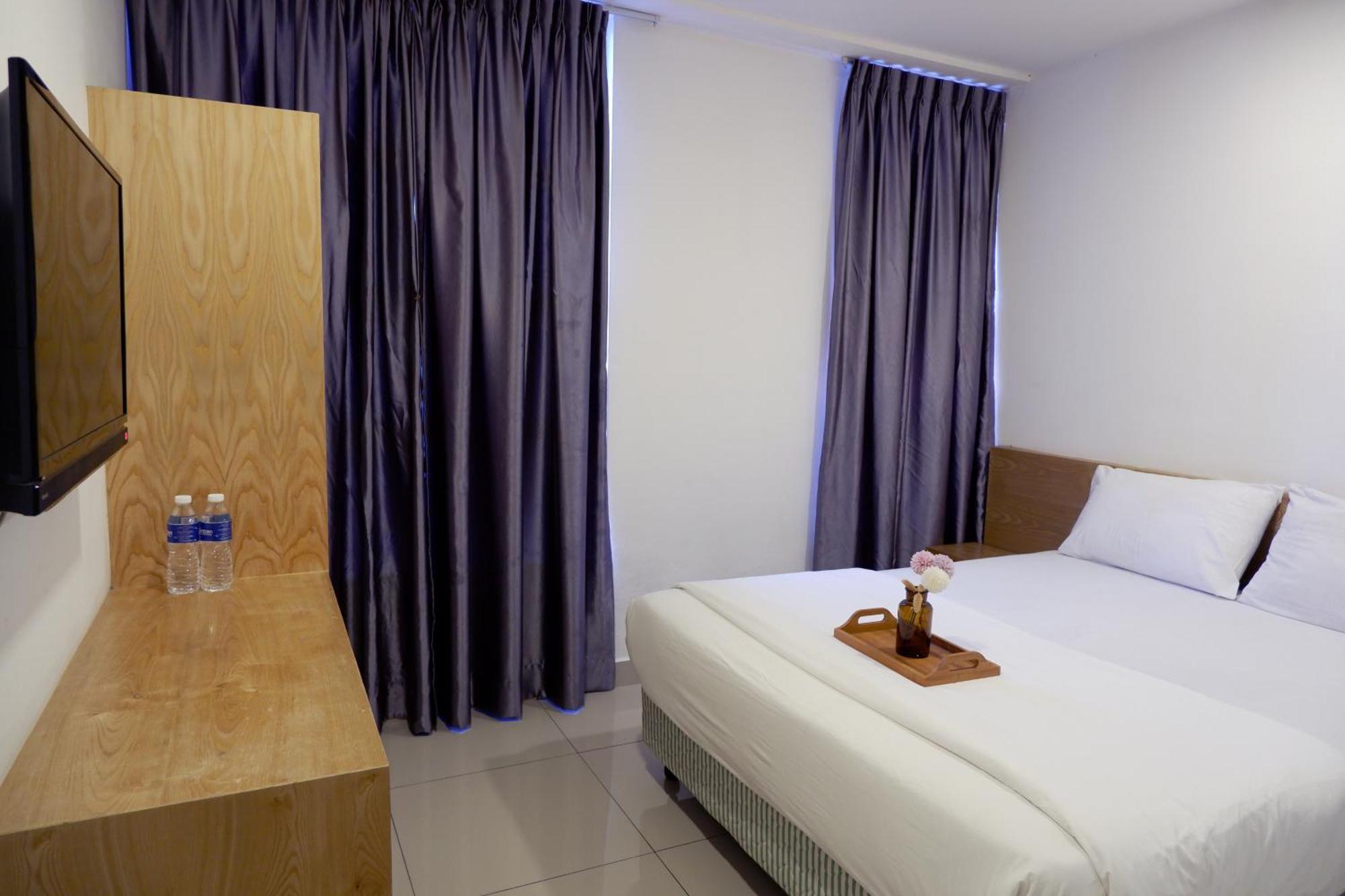 Iris Hotel Каджанг Екстер'єр фото