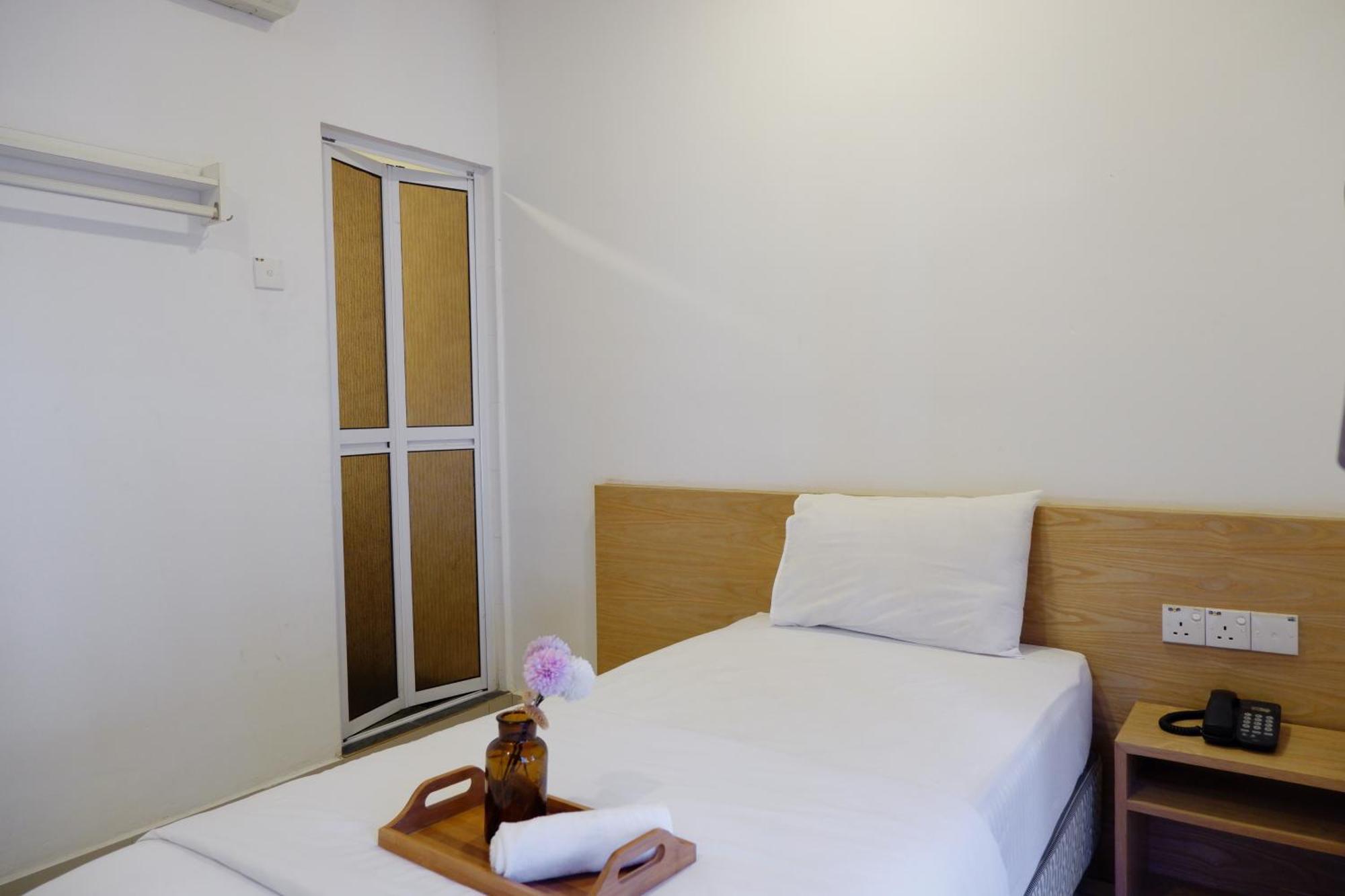Iris Hotel Каджанг Екстер'єр фото